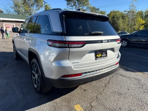 More photos of 2023 JEEP GRAND CHEROKEE LIMITED at Elite Auto Sales Hobart, IN