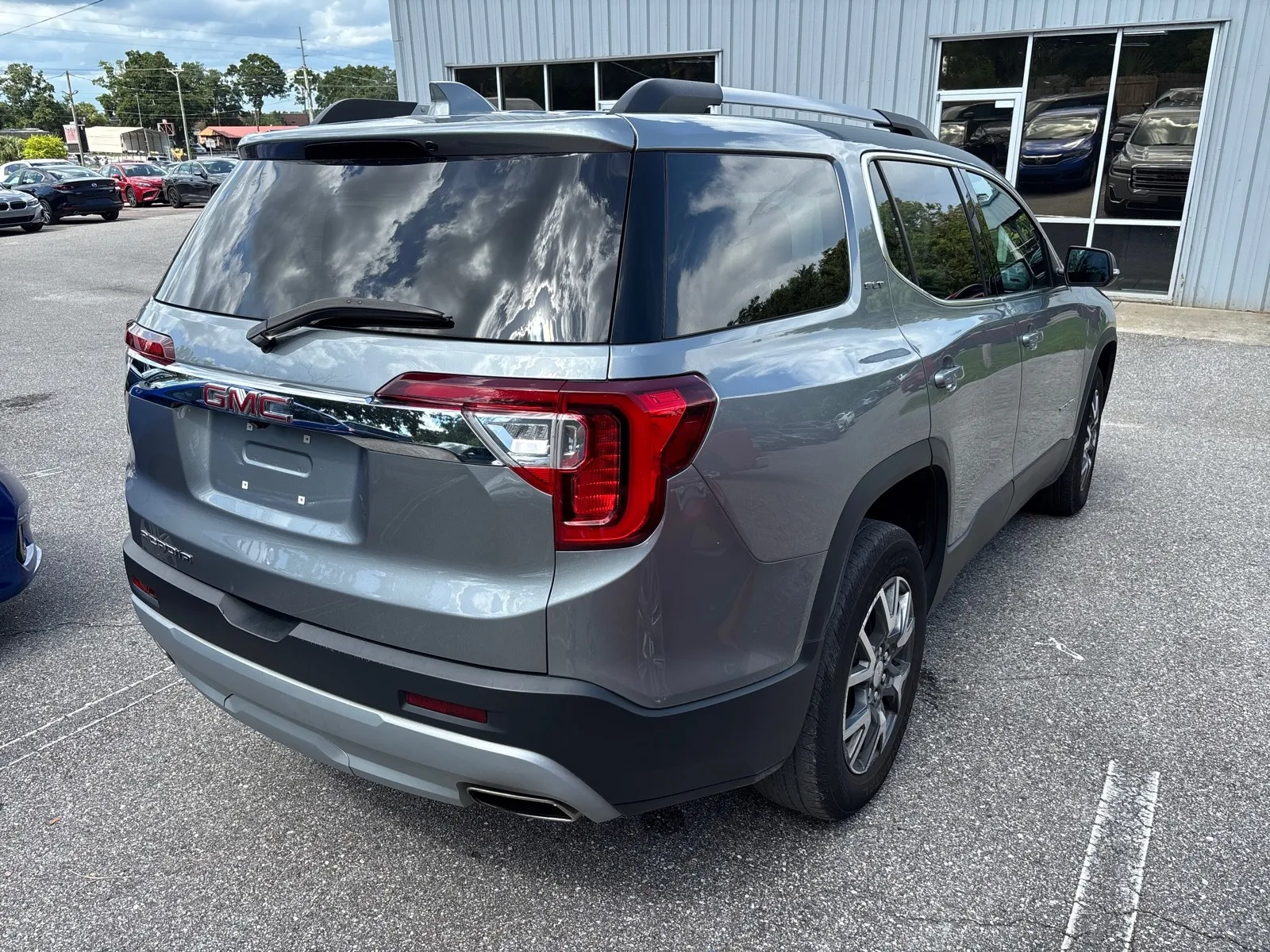 2023 GMC Acadia SLT - Photo 9