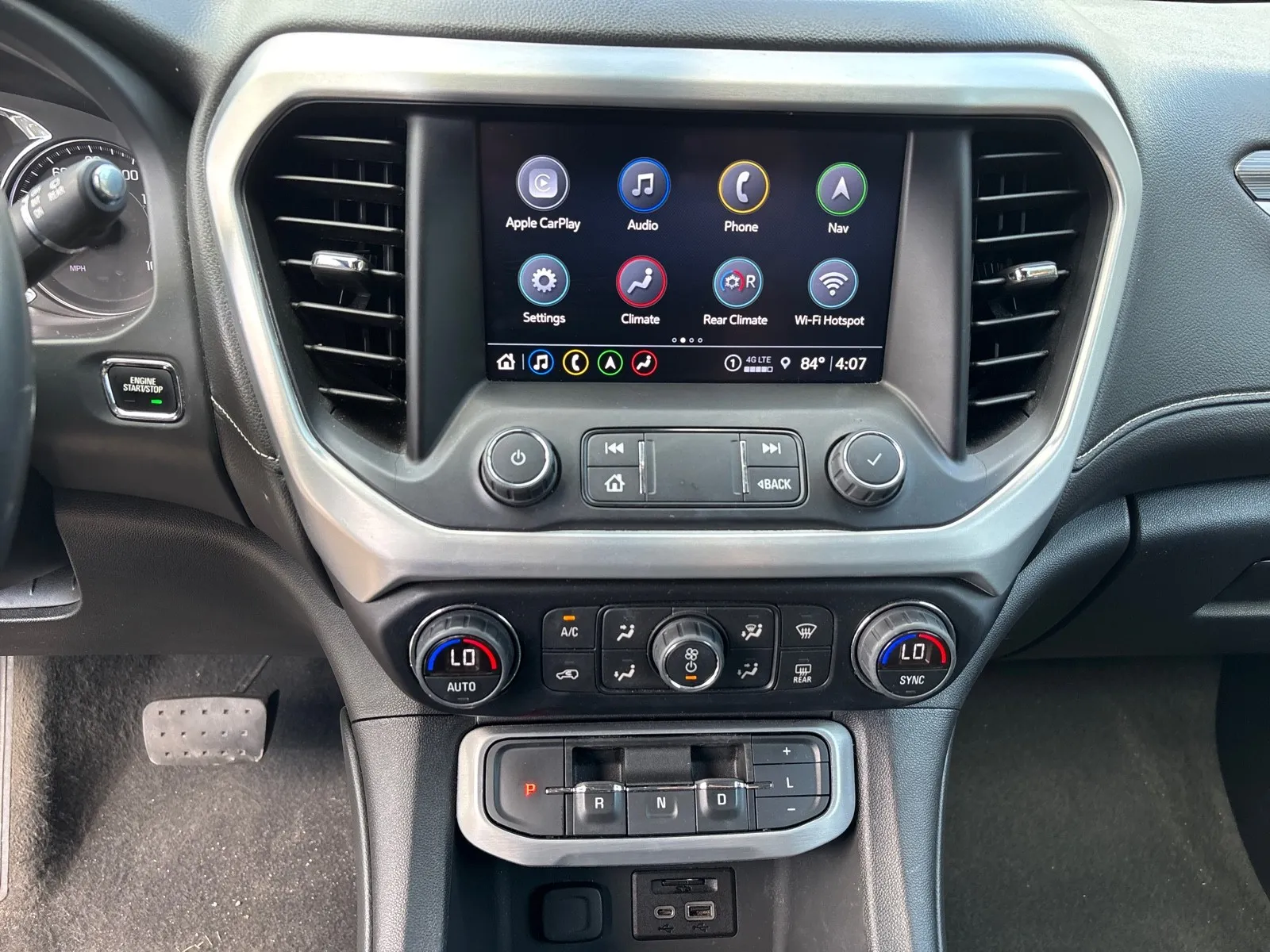 2023 GMC Acadia SLT - Photo 18