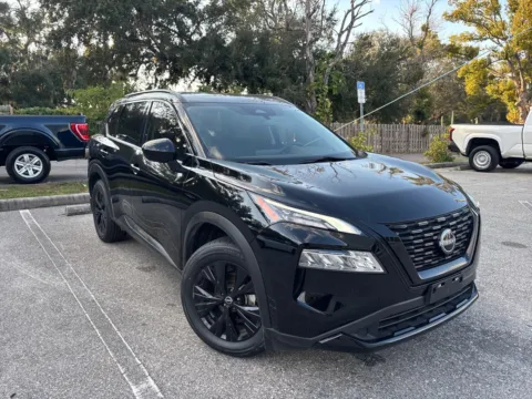 More photos of 2023 Nissan Rogue SV w/PREMIUM & MIDNIGHT PKG at Evo Motors, FL