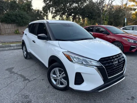More photos of 2024 Nissan Kicks S at Evo Motors, FL