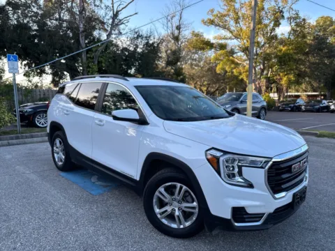 More photos of 2023 GMC Terrain SLE AWD w/CONVENIENCE PKG. at Evo Motors, FL