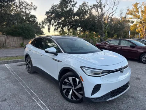 More photos of 2022 Volkswagen ID.4 Pro S at Evo Motors, FL