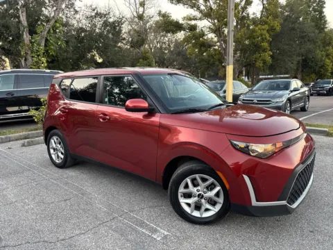 More photos of 2024 Kia Soul LX at Evo Motors, FL