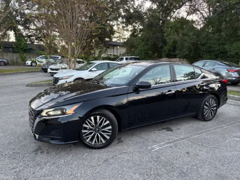 Another view of 2024 Nissan Altima 2.5 SV for sale in Seffner, FL at Evo Motors