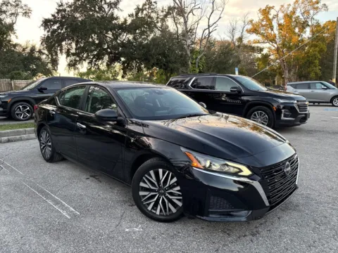 More photos of 2024 Nissan Altima 2.5 SV at Evo Motors, FL