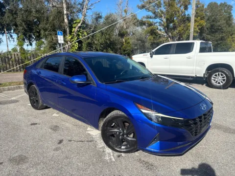 More photos of 2021 Hyundai Elantra SEL w/CONVENIENCE PKG. at Evo Motors, FL