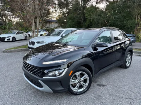 Photos of 2023 Hyundai Kona SEL for sale in Seffner, FL at Evo Motors