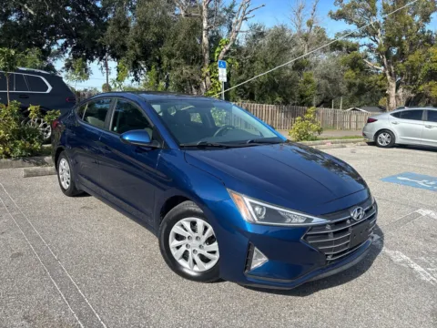 More photos of 2019 Hyundai Elantra SE at Evo Motors, FL