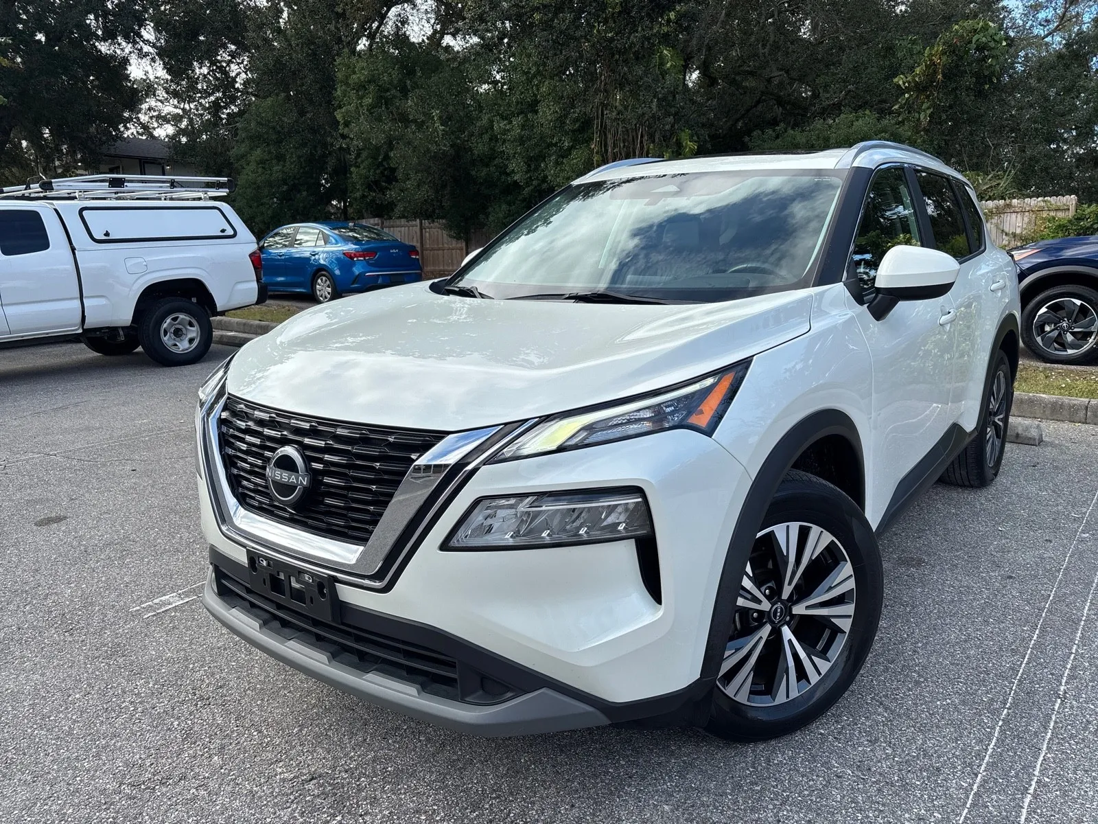 White 2023 Nissan Rogue SV AWD w/PREMIUM PKG. LTHR. PANO. for sale in Seffner, FL