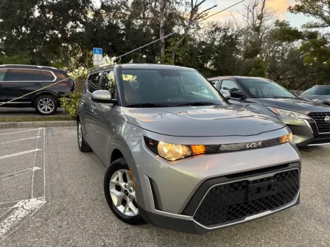 More photos of 2023 Kia Soul LX at Evo Motors, FL
