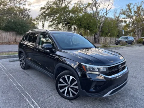 More photos of 2022 Volkswagen Taos SE w/PANO SUNROOF at Evo Motors, FL