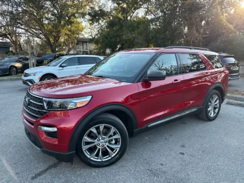 Photos of 2022 Ford Explorer XLT w/THREE-ROW LEATHER & 20in WHEELS for sale in Seffner, FL at Evo Motors