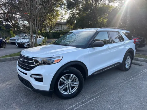 Photos of 2023 Ford Explorer XLT w/THREE-ROW LEATHER for sale in Seffner, FL at Evo Motors