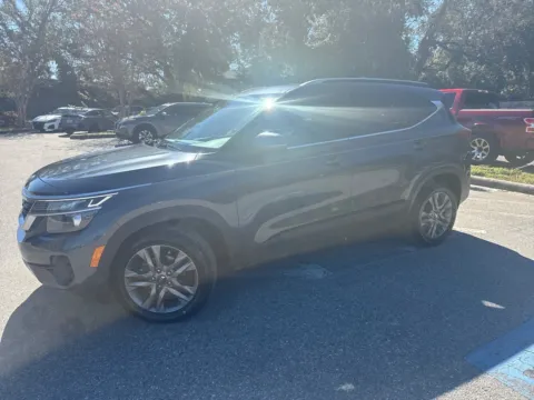 More photos of 2021 Kia Seltos S at Evo Motors, FL