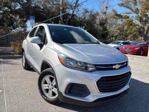 More photos of 2022 Chevrolet Trax LS AWD at Evo Motors, FL