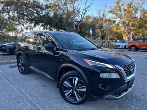 More photos of 2023 Nissan Rogue SL AWD w/LEATHER & PANO SUNROOF at Evo Motors, FL