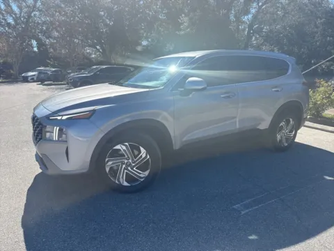 More photos of 2023 Hyundai Santa Fe SE at Evo Motors, FL