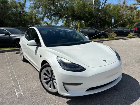 More photos of 2023 Tesla Model 3 Standard Range w/PREMIUM WHEELS * 272mi EST. RANGE * at Evo Motors, FL