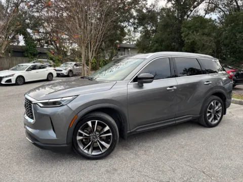 Photos of 2023 INFINITI QX60 LUXE for sale in Seffner, FL at Evo Motors