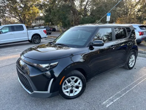 Photos of 2023 Kia Soul S for sale in Seffner, FL at Evo Motors
