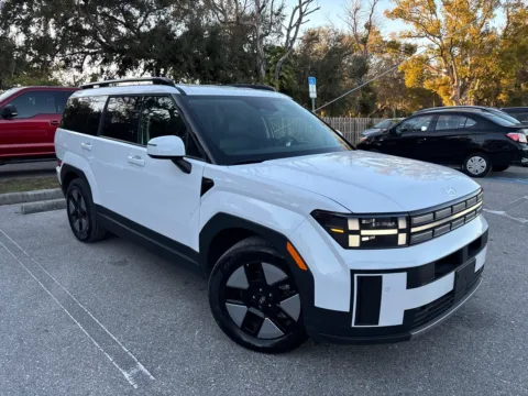 More photos of 2025 Hyundai Santa Fe Hybrid w/THREE-ROW LTHR SEL at Evo Motors, FL