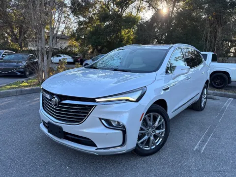 White 2023 Buick Enclave Essence AWD w/SUNROOF for sale in Seffner, FL