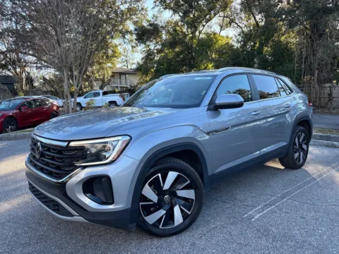 Photos of 2024 Volkswagen Atlas Cross Sport 2.0T SE w/Technology for sale in Seffner, FL at Evo Motors