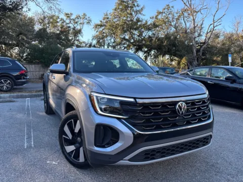 More photos of 2024 Volkswagen Atlas Cross Sport 2.0T SE w/Technology at Evo Motors, FL