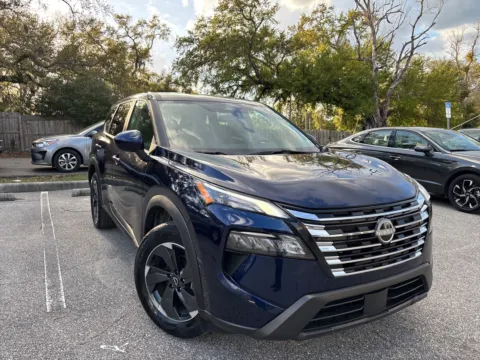 More photos of 2025 Nissan Rogue SV AWD at Evo Motors, FL