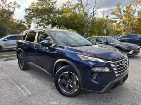 More photos of 2025 Nissan Rogue SV AWD at Evo Motors, FL