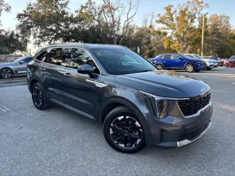 More photos of 2024 Kia Sorento S at Evo Motors, FL
