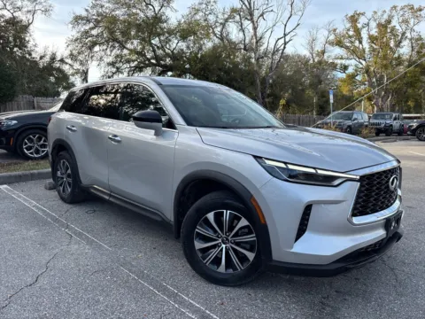 More photos of 2023 INFINITI QX60 PURE at Evo Motors, FL