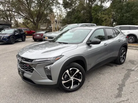 Photos of 2025 Chevrolet Trax 1RS for sale in Seffner, FL at Evo Motors