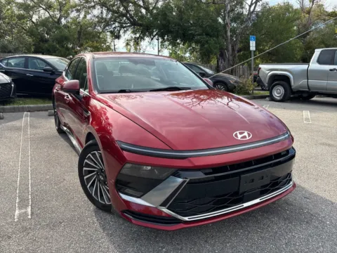 More photos of 2025 Hyundai Sonata Hybrid SEL at Evo Motors, FL