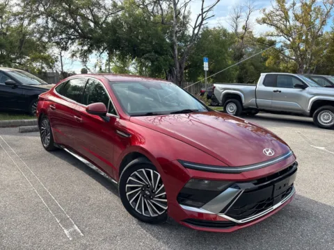 More photos of 2025 Hyundai Sonata Hybrid SEL at Evo Motors, FL