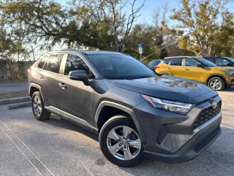 More photos of 2022 Toyota RAV4 XLE w/CONVENIENCE PKG. SUNROOF. at Evo Motors, FL