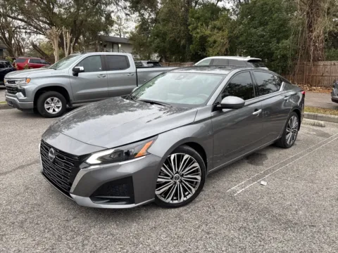 Photos of 2023 Nissan Altima 2.5 SL for sale in Seffner, FL at Evo Motors