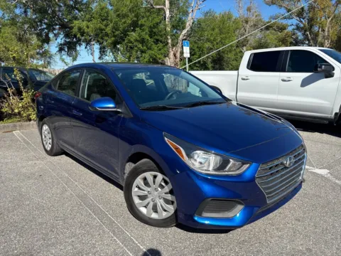 More photos of 2021 Hyundai Accent SE at Evo Motors, FL