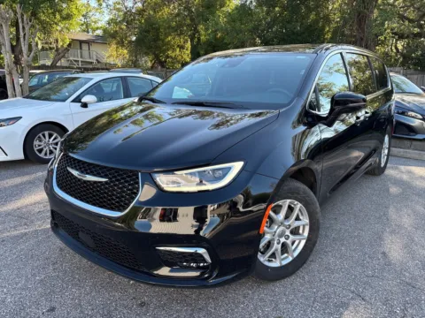 Black 2025 Chrysler Pacifica Select for sale in Seffner, FL