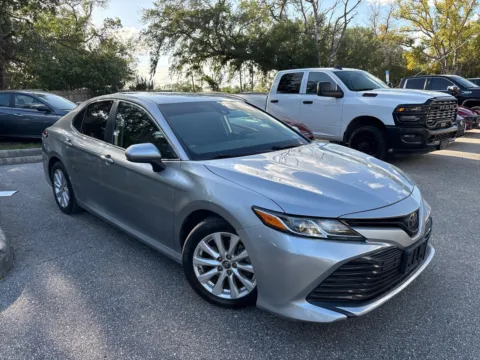 More photos of 2019 Toyota Camry LE at Evo Motors, FL