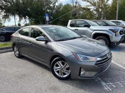 More photos of 2019 Hyundai Elantra SEL at Evo Motors, FL
