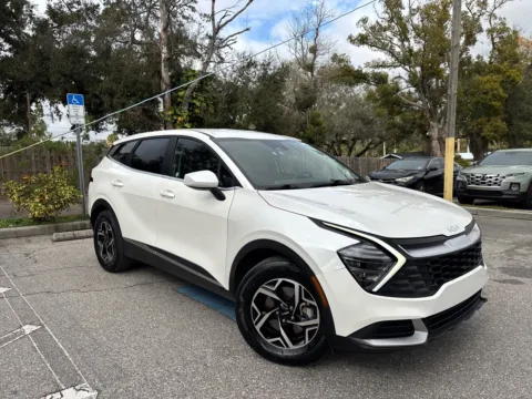 More photos of 2024 Kia Sportage LX at Evo Motors, FL