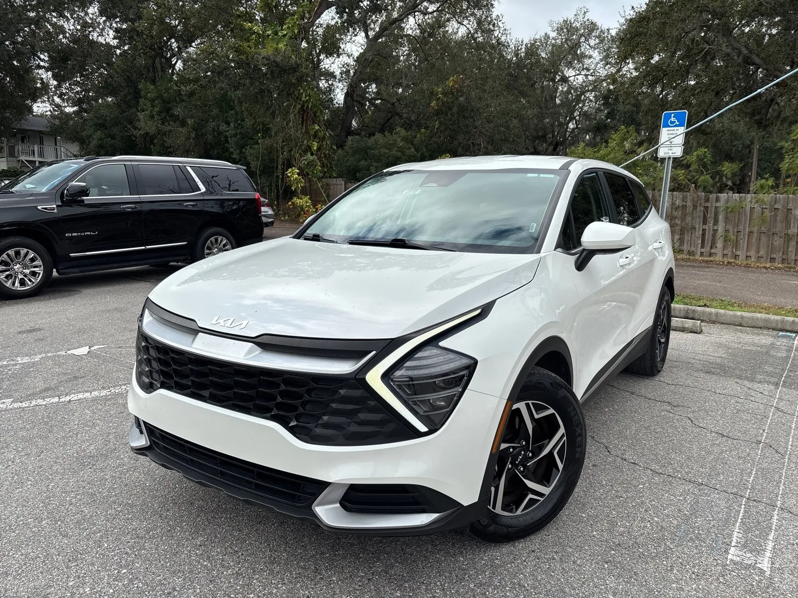White 2024 Kia Sportage LX for sale in Seffner, FL