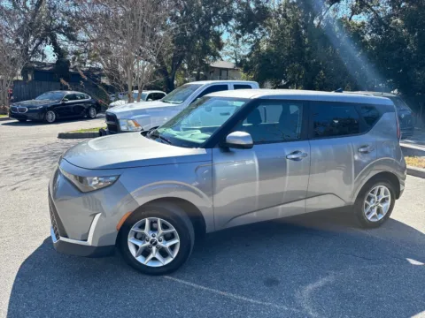 Another view of 2025 Kia Soul LX for sale in Seffner, FL at Evo Motors