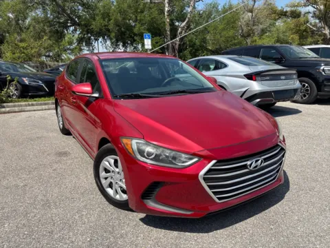 More photos of 2017 Hyundai Elantra SE at Evo Motors, FL