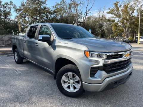 More photos of 2023 Chevrolet Silverado 1500 LT Crew Cab 4X4 V8 at Evo Motors, FL