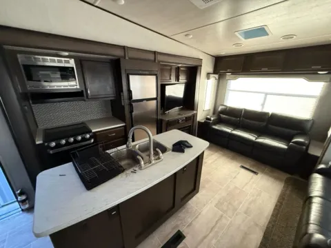 More photos of 2020 Heartland Elkridge Focus 290RS at MASS Motors Fairview Used Car Dealership, ID