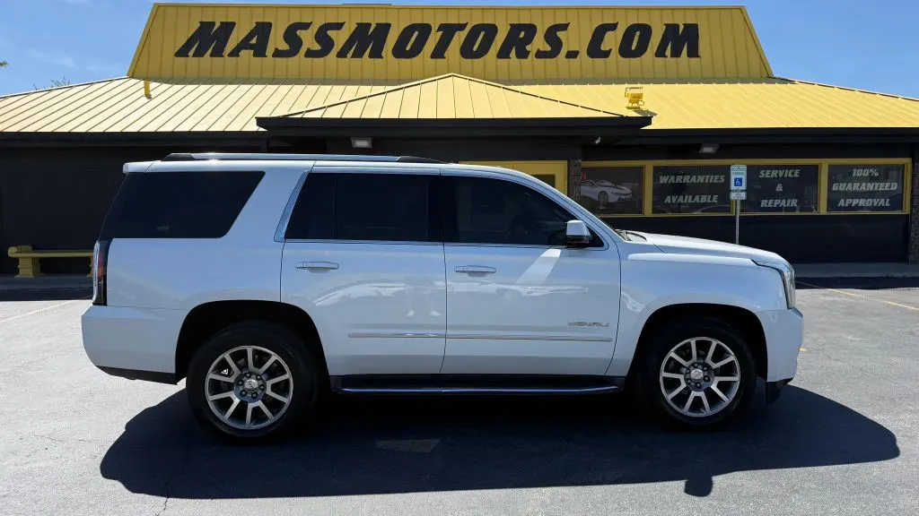 2017 GMC Yukon 4WD Denali's photo