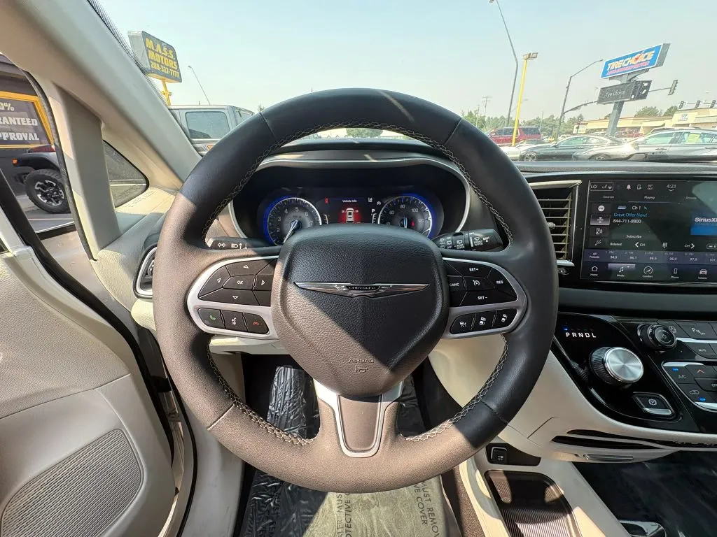 2023 Chrysler Pacifica Touring L - Photo 14